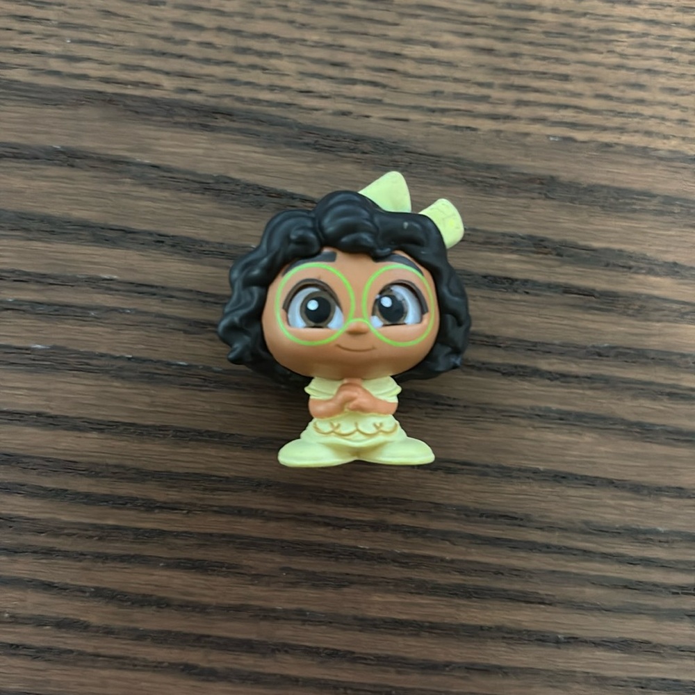 ⭐️5/$10 Baby Mirabel from Encanto - Doorables